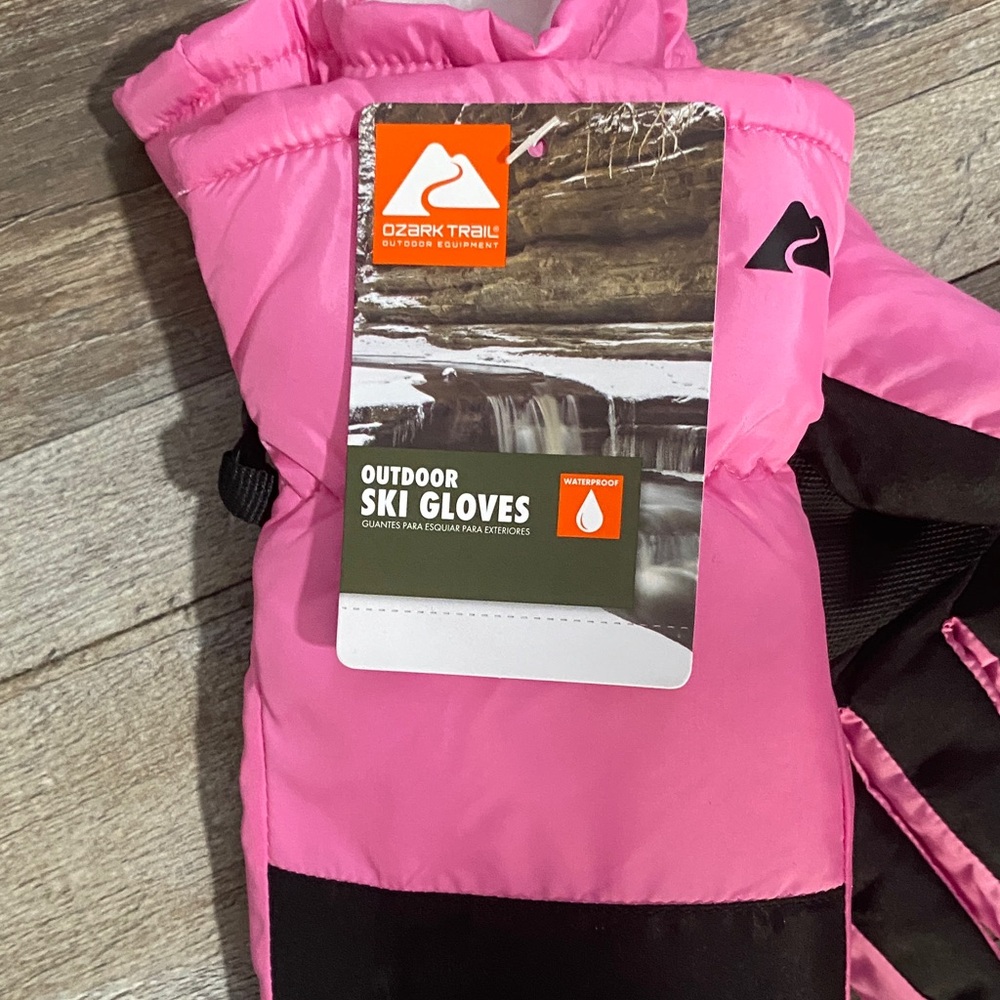 Ozark Trail Outdoor Pink and Black Gloves - Picture 4 of 9